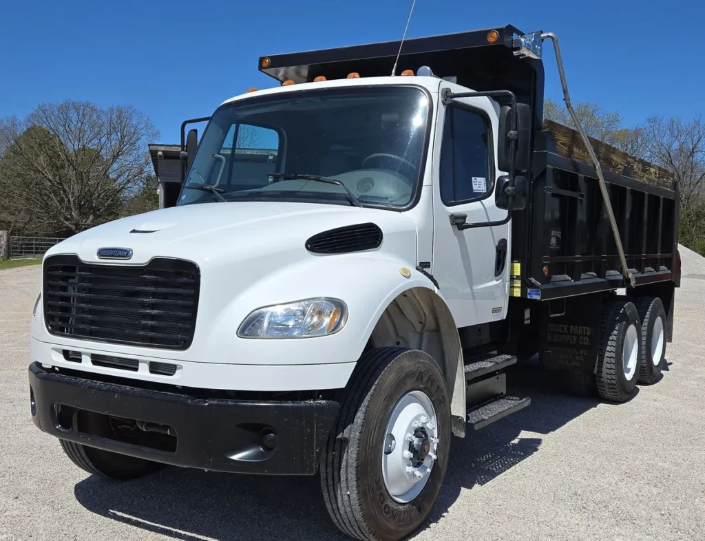 2006 Freightliner Business Class M2