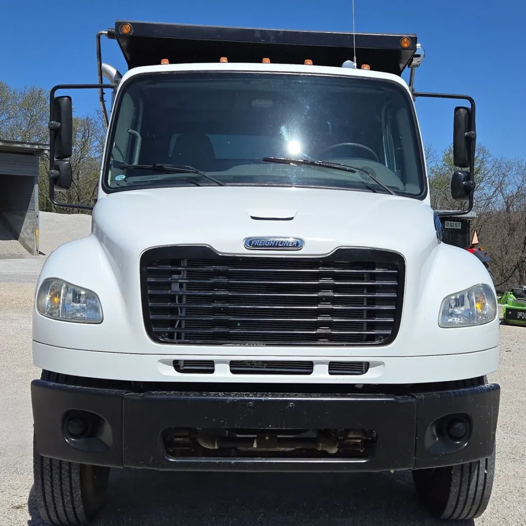 2006 Freightliner Business Class M2