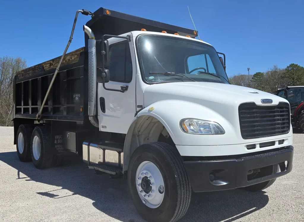 2006 Freightliner Business Class M2