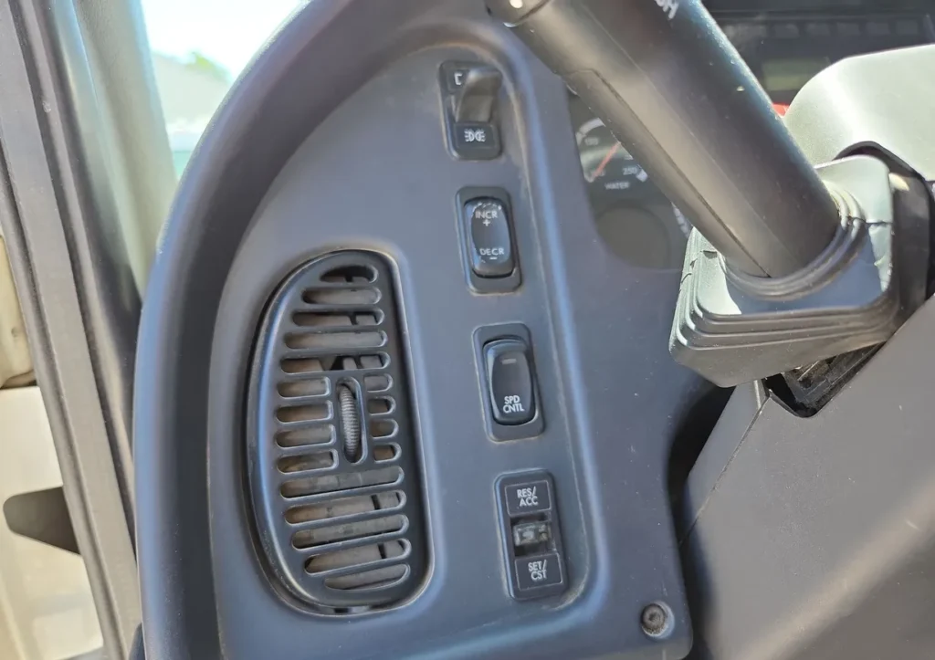 2006 Freightliner Business Class M2