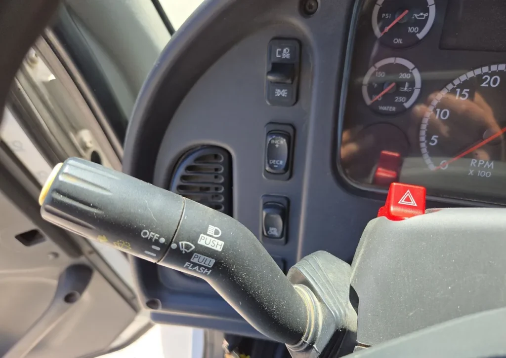 2006 Freightliner Business Class M2