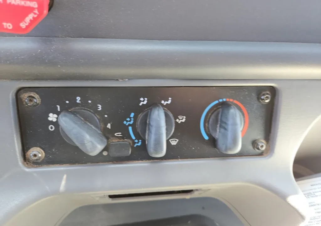 2006 Freightliner Business Class M2