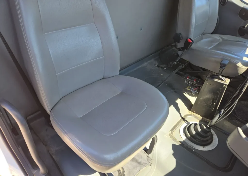 2006 Freightliner Business Class M2