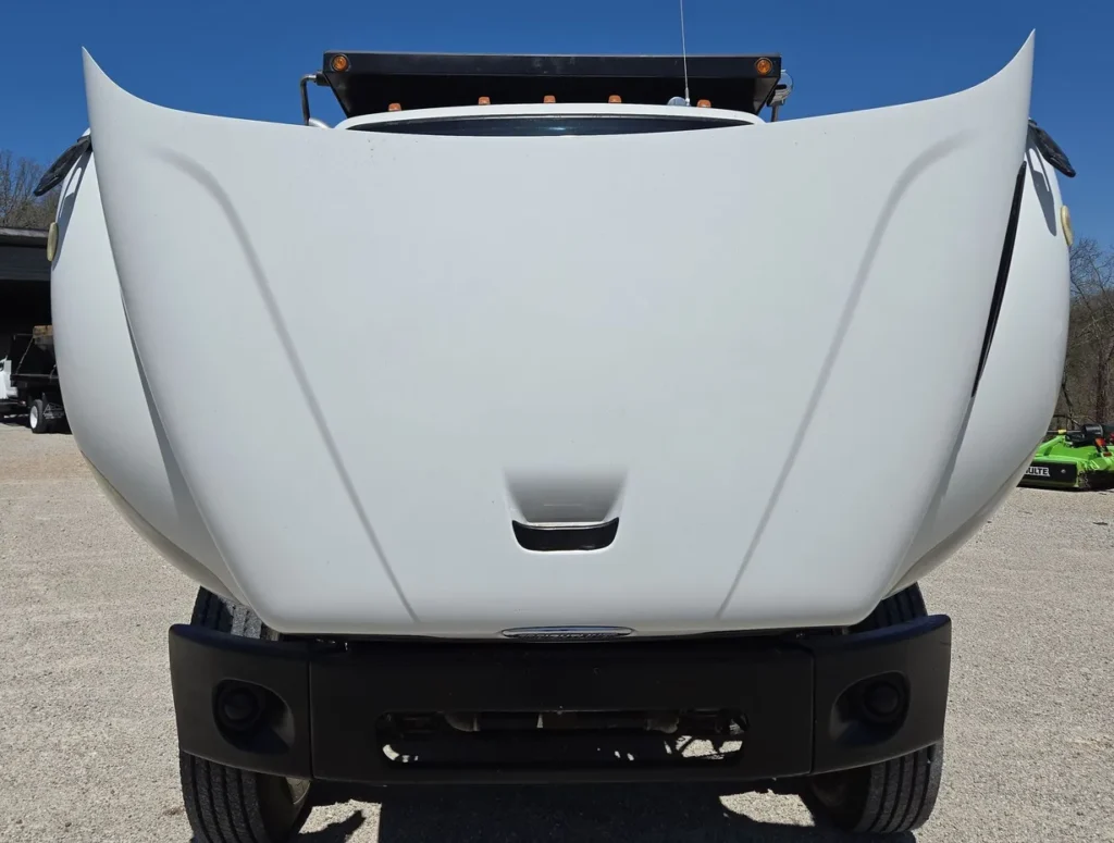 2006 Freightliner Business Class M2