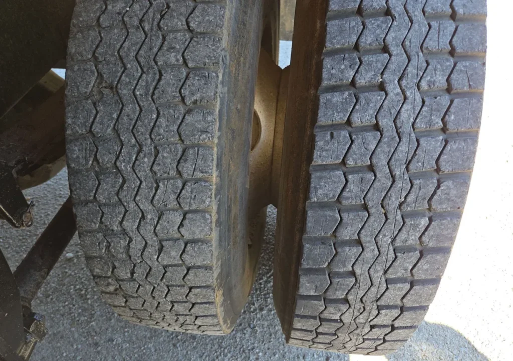 2006 Freightliner Business Class M2