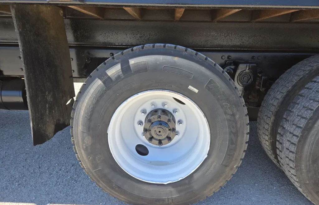 2006 Freightliner Business Class M2